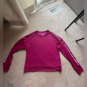 Under armour crew neck sweater in Fuscia